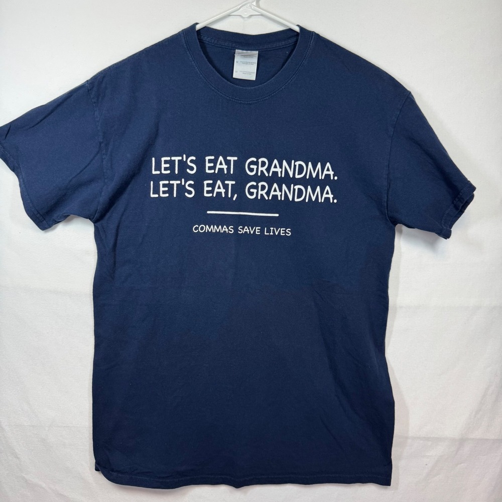 Gildan Graphic T-Shirt Funny Slogan Tee Commas‎ Save Lives Sz Medium